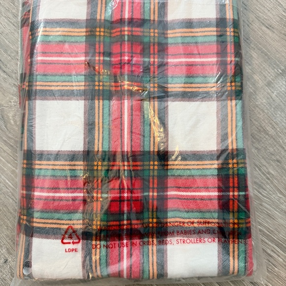 Hanna Andersson Red and White Plaid Kids Pajama Set - Picture 3 of 5